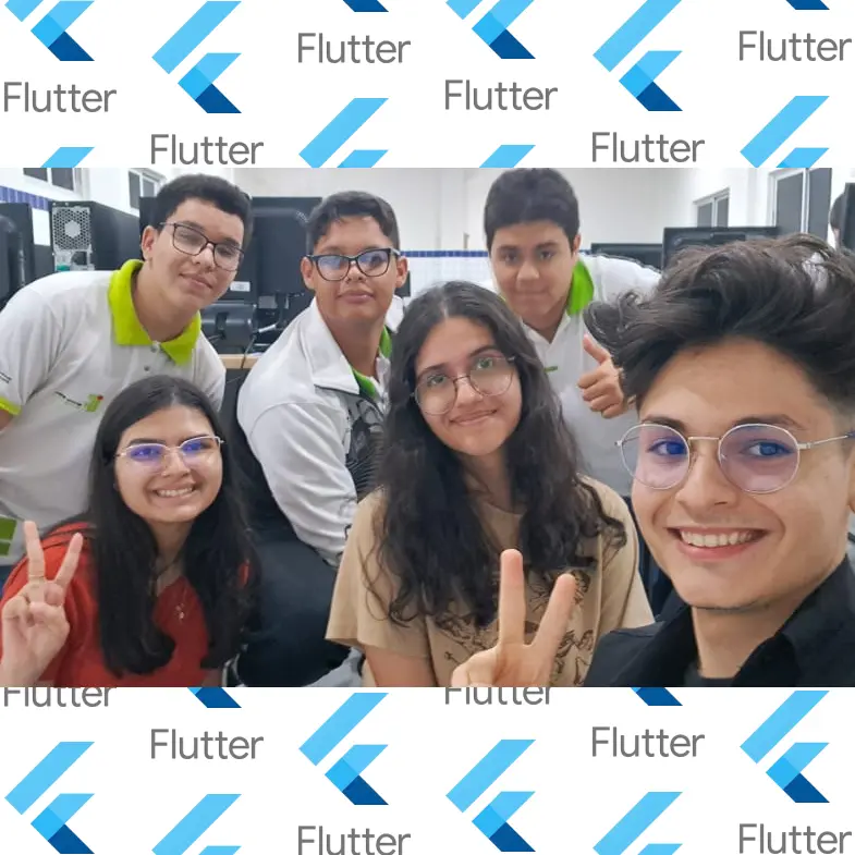 Imagem do Lázaro Alexandre e a turma do minicurso de introdução ao desenvolvimento de aplicativos móveis e web com flutter, no IFRN.