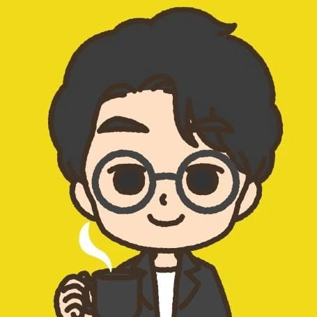 Imagem cartunesca do Lázaro Alexandre, o Homolazarus, segurando uma xícara de café.